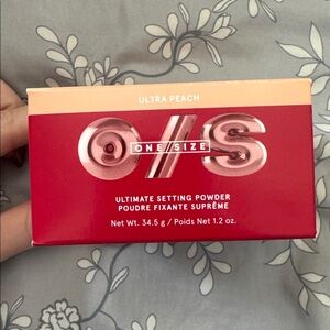 ONE/SIZE Ultra Peach Ultimate Blurring Setting Powder
(NEW)